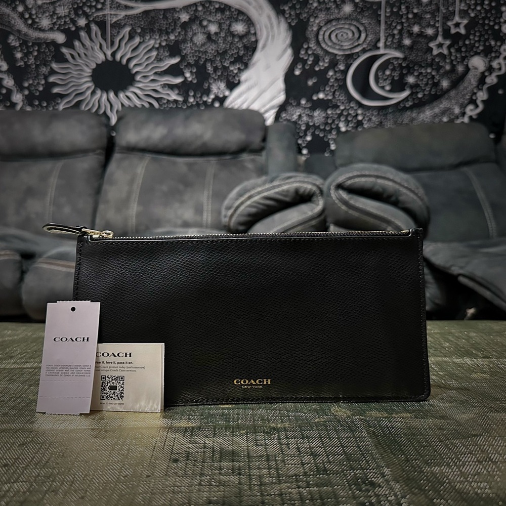 Coach Black Leather Wallet Sophisticated Design - Picture 1 of 6